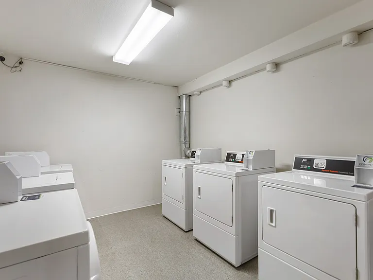 Baycrest Apartments — Photo 50