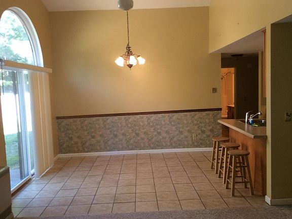 2nd image of 9 Margaret Dr
