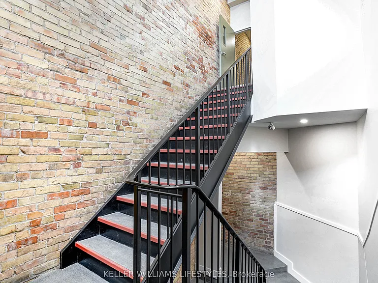 537 Talbot St #10 — Photo 7
