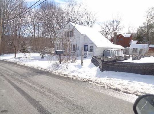 2nd image of 11 Lafayette Rd
