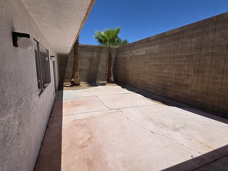 3768 Decade St — Photo 15