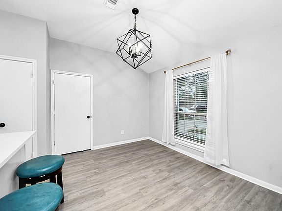 4th image of 5002 Maurita Dr
