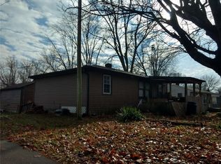 5688 N Clover Elm Dr, Fairland, IN 46126