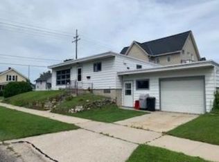 1503 S 16th St, Manitowoc, WI 54220