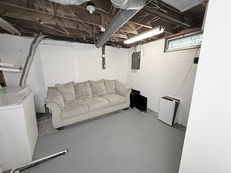 2056 Brookfield Rd — Photo 29