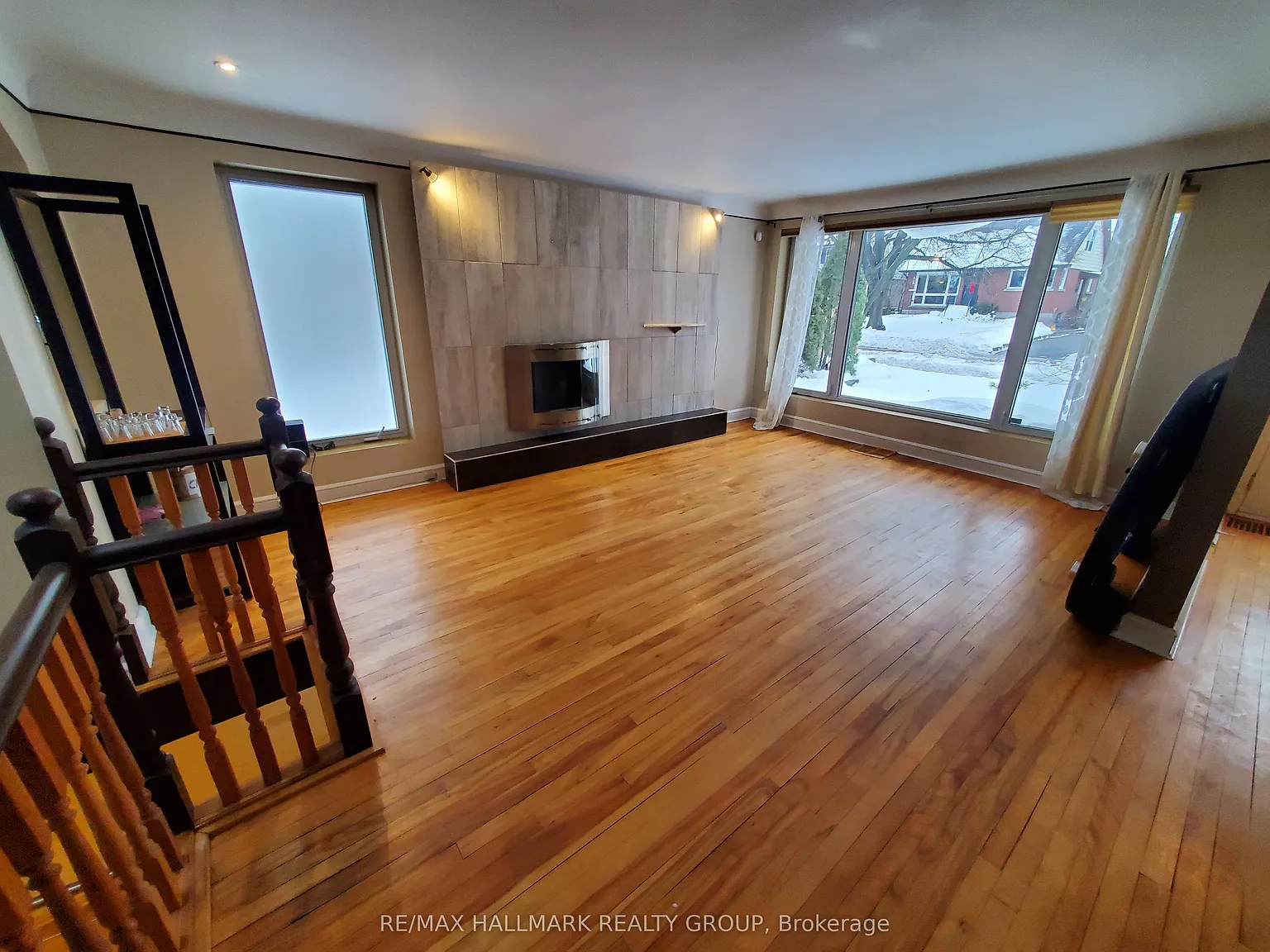 3 bed, $2,995 — Photo 3