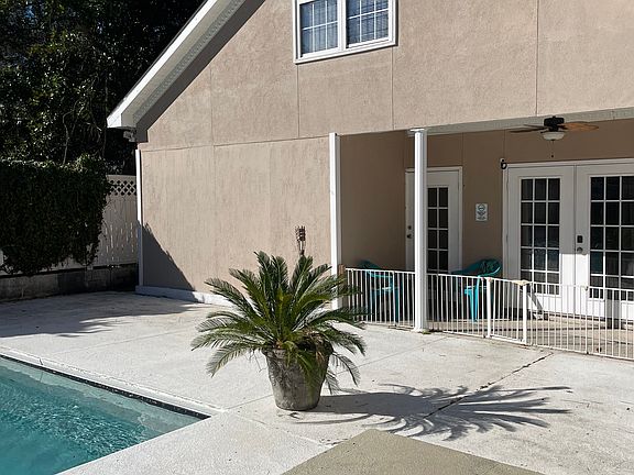 2nd image of 2114 Jerry Jones Dr #B