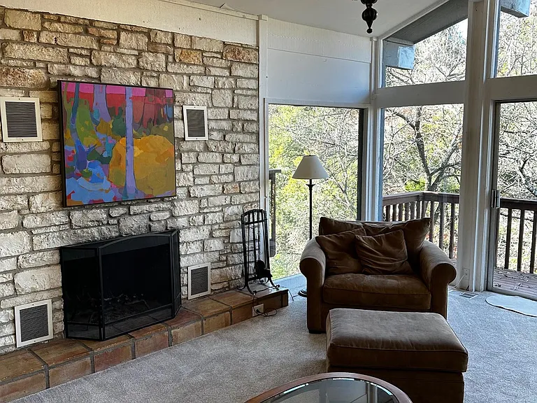 1626 Westlake Dr — Photo 2