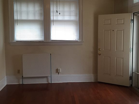 2nd image of 1605 N Front St APT 3