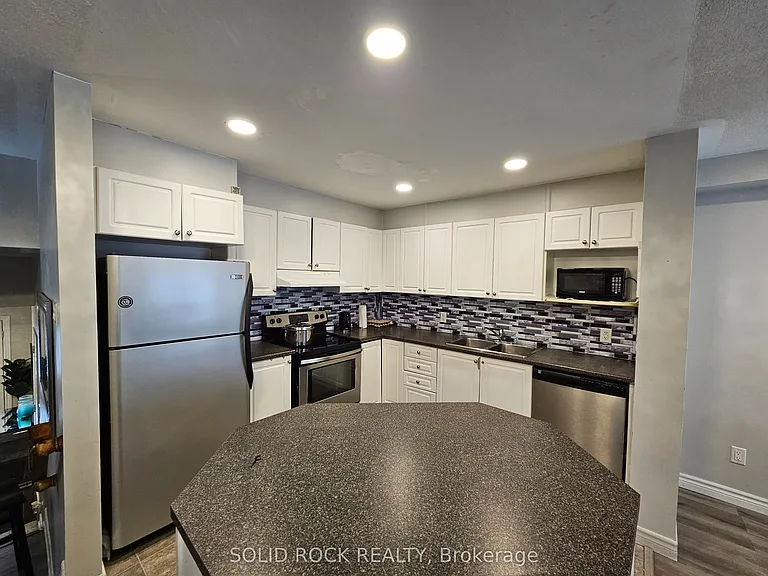 255 Catamount Ct — Photo 15