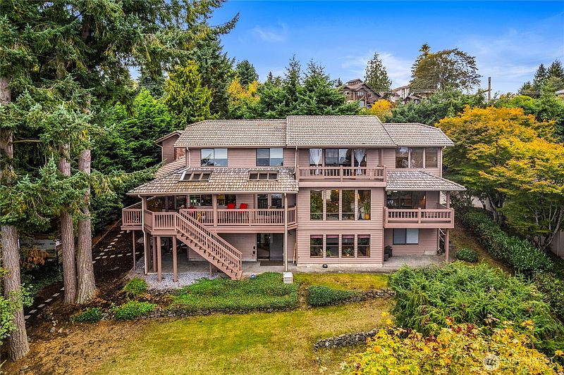 4th image of 6329 Dash Point Boulevard NE