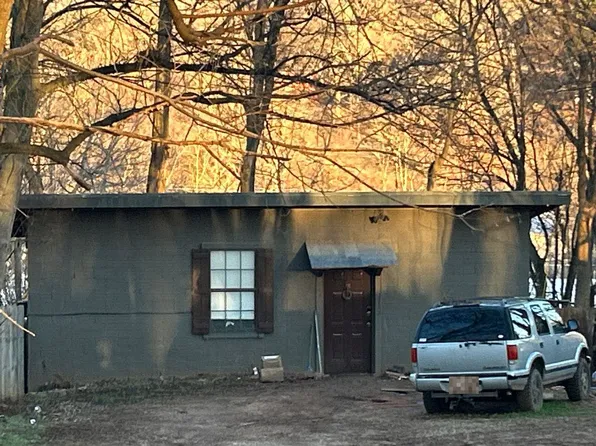 308 Missouri St, Huntsville, AR 72740