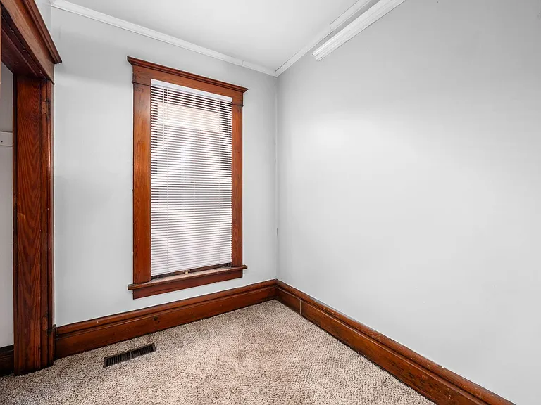 1230 Indianola Ave — Photo 27