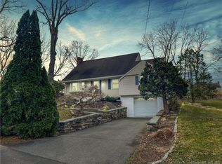 117 Hyde Rd, West Hartford, CT 06117