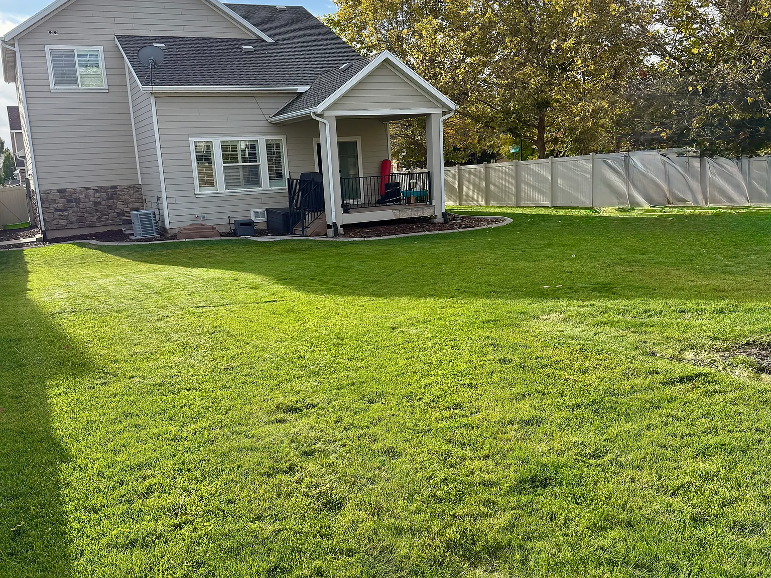 5 bed, 3300 sqft, $3,300 — Photo 3