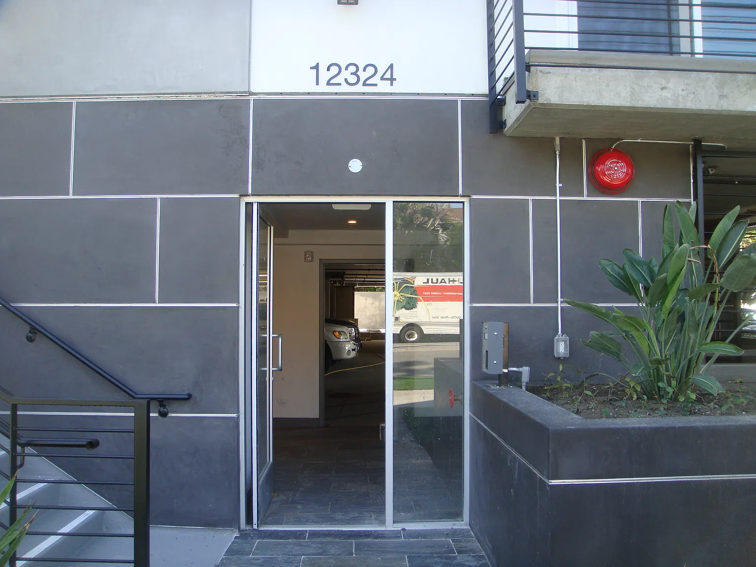 2 bed, 934 sqft, $3,400 — Photo 2