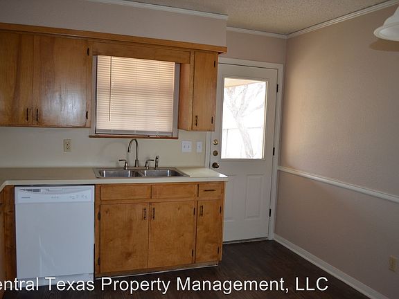 5th image of 905 Crymes Ln #B