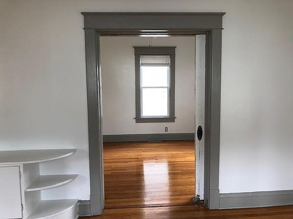 5th image of 1110 S 26th St