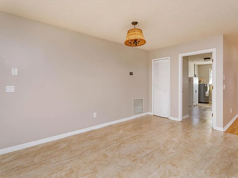 104 Rosemont Ct — Photo 12