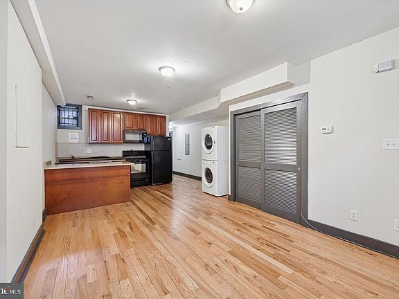 2nd image of 1709 Arlington St