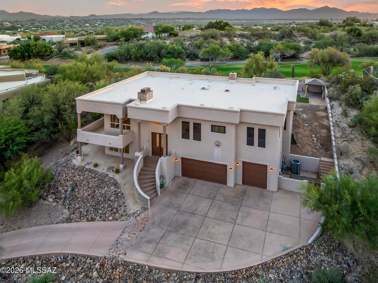 4 bed, 3.0 bath, 4405 sqft, $5,000 — Photo 4