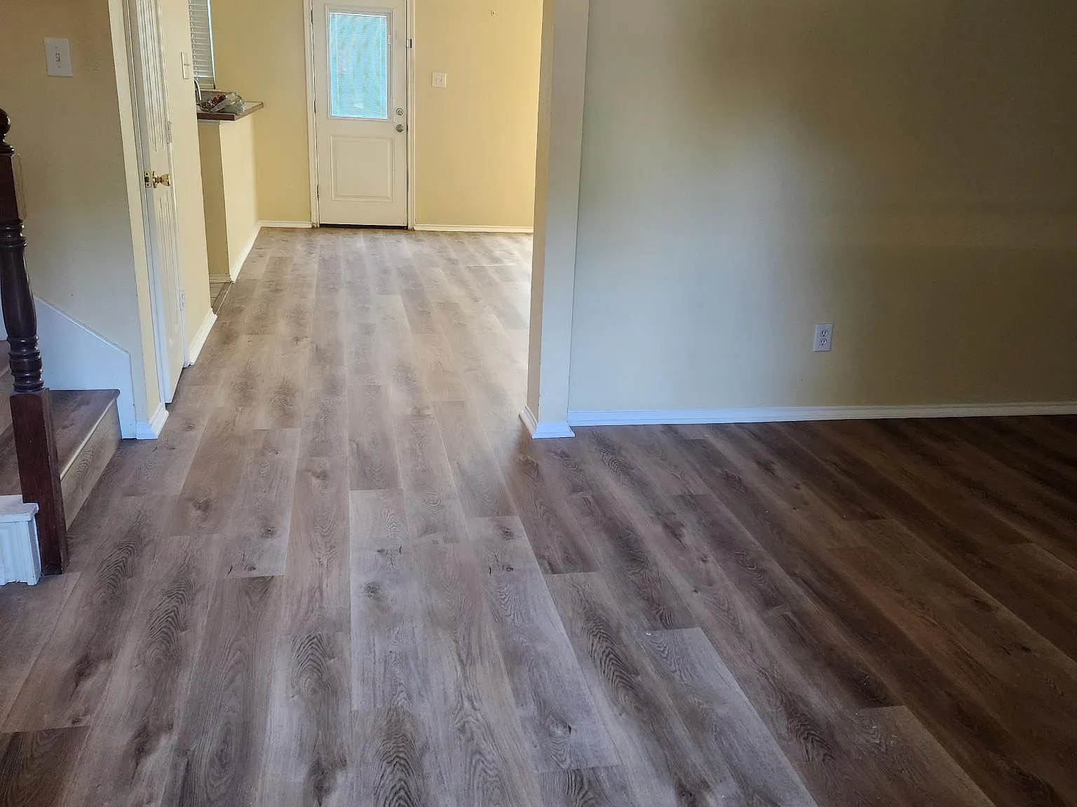 4 bed, 2.5 bath, 2998 sqft, $2,400 — Photo 2