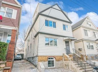 158 W 8th St, Bayonne, NJ 07002