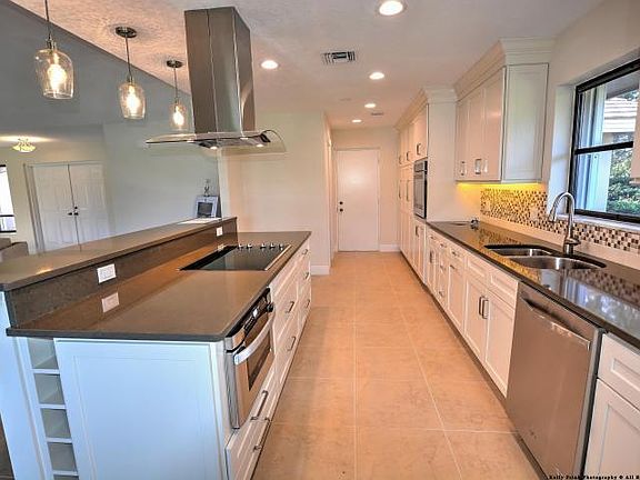 3rd image of 1482 SW Troon Cir