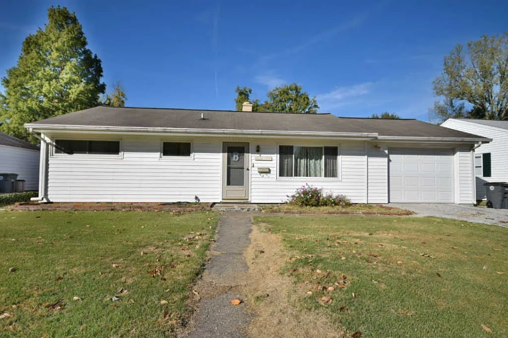 3304 Kensington Ave photo 1