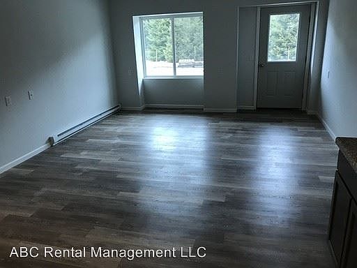 4th image of 915 S Superior St APT 8