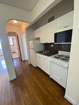 3rd image of 3200 Netherland Ave APT 6A