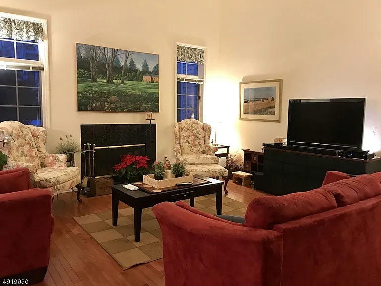11 Schill Pl — Photo 4