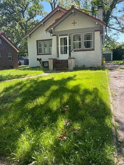 338 Tower Grove Dr photo 1