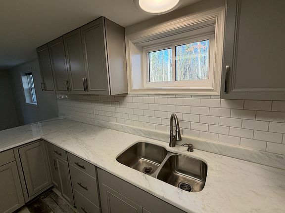 5th image of 6711 Park Hall Dr #B
