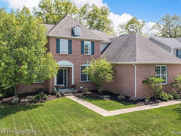 5th image of 5940 Strawberry Cir