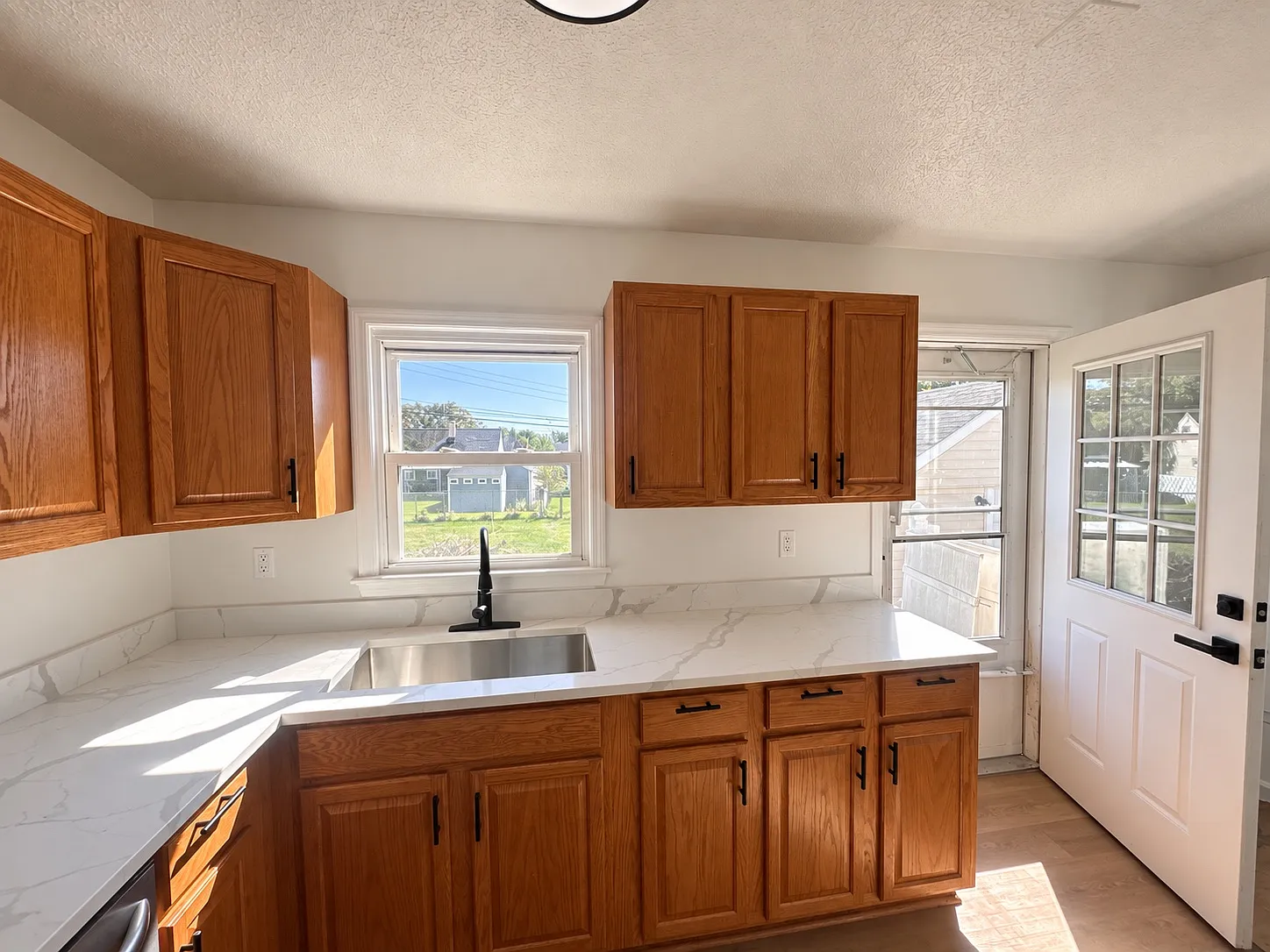 3 bed, 1100 sqft, $1,550 — Photo 2