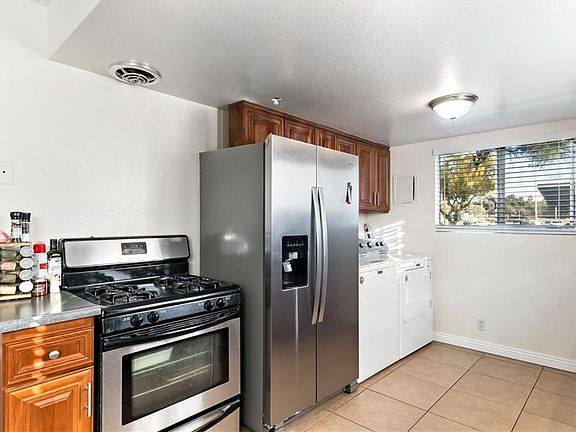 4th image of 3393 D St #3393