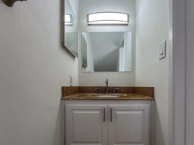 3505 Emerald St — Photo 40