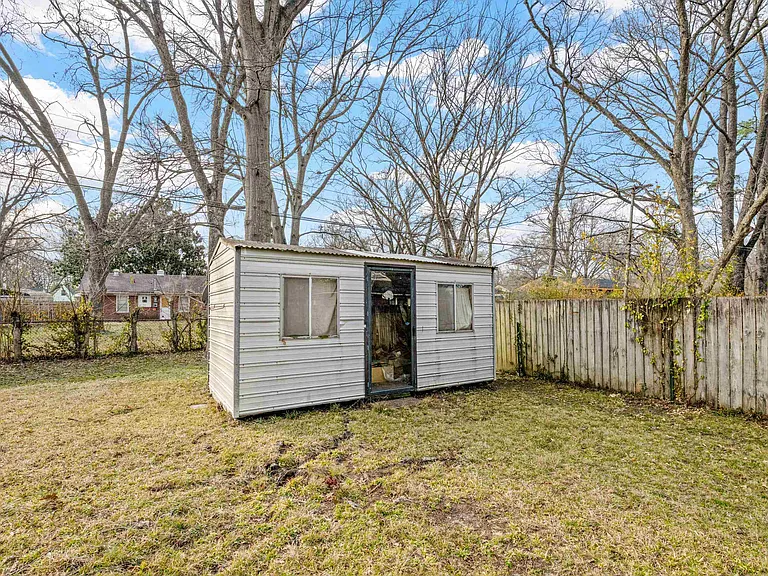1453 Colonial Rd — Photo 31