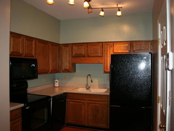 2nd image of 505 W Main St #505D