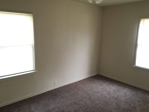2nd image of 3110 E Princeton Ave