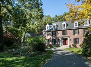 568 Wolf Swamp Rd, Longmeadow, MA 01106