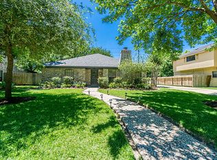 707 W Green Belt Dr, Sugar Land, TX 77498