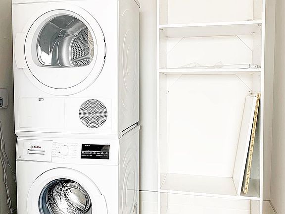 4th image of 300 Mercer St APT 25J