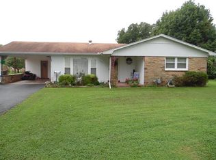 701 9th St, Lawrenceburg, TN 38464