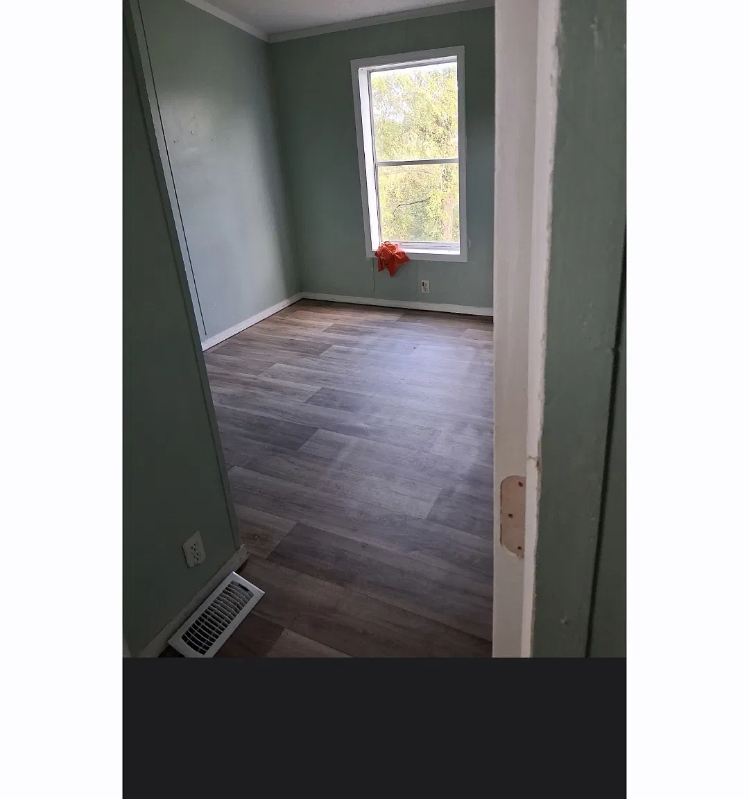 3 bed, 1000 sqft, $1,200 — Photo 4