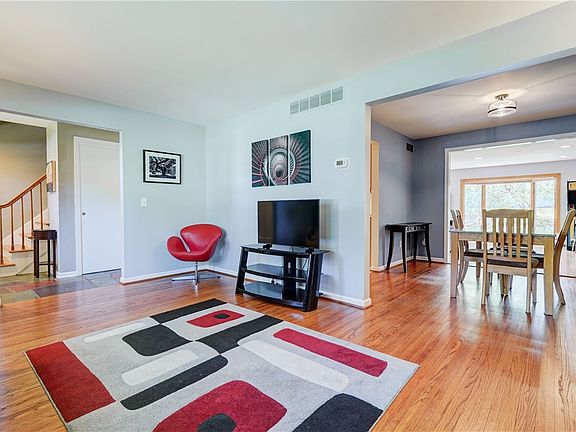 5th image of 75 Coral Way
