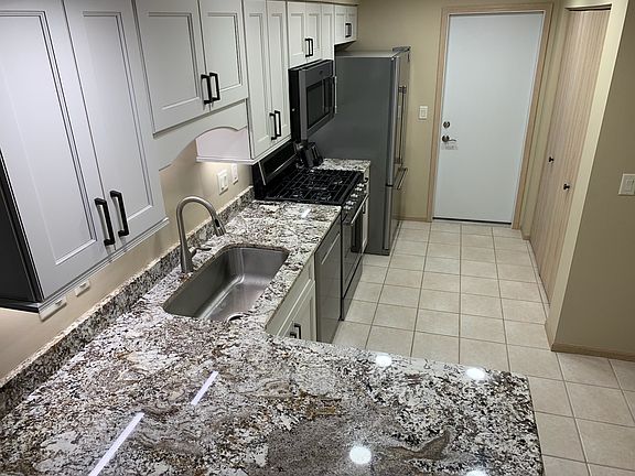 4th image of 41 Parkside Cir Unit 2
