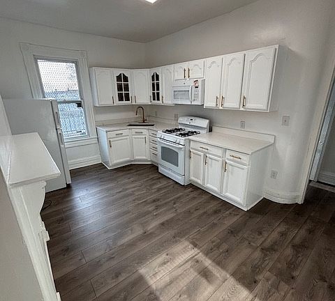 2nd image of 2234 Eutaw Pl #3
