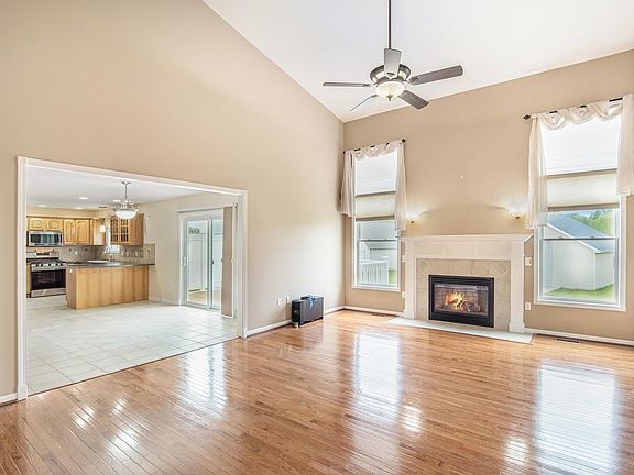 3rd image of 7124 Crosswinds Dr